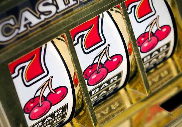 Demo mode gameplay showing virtual credits and bonus round activation in Togel Market